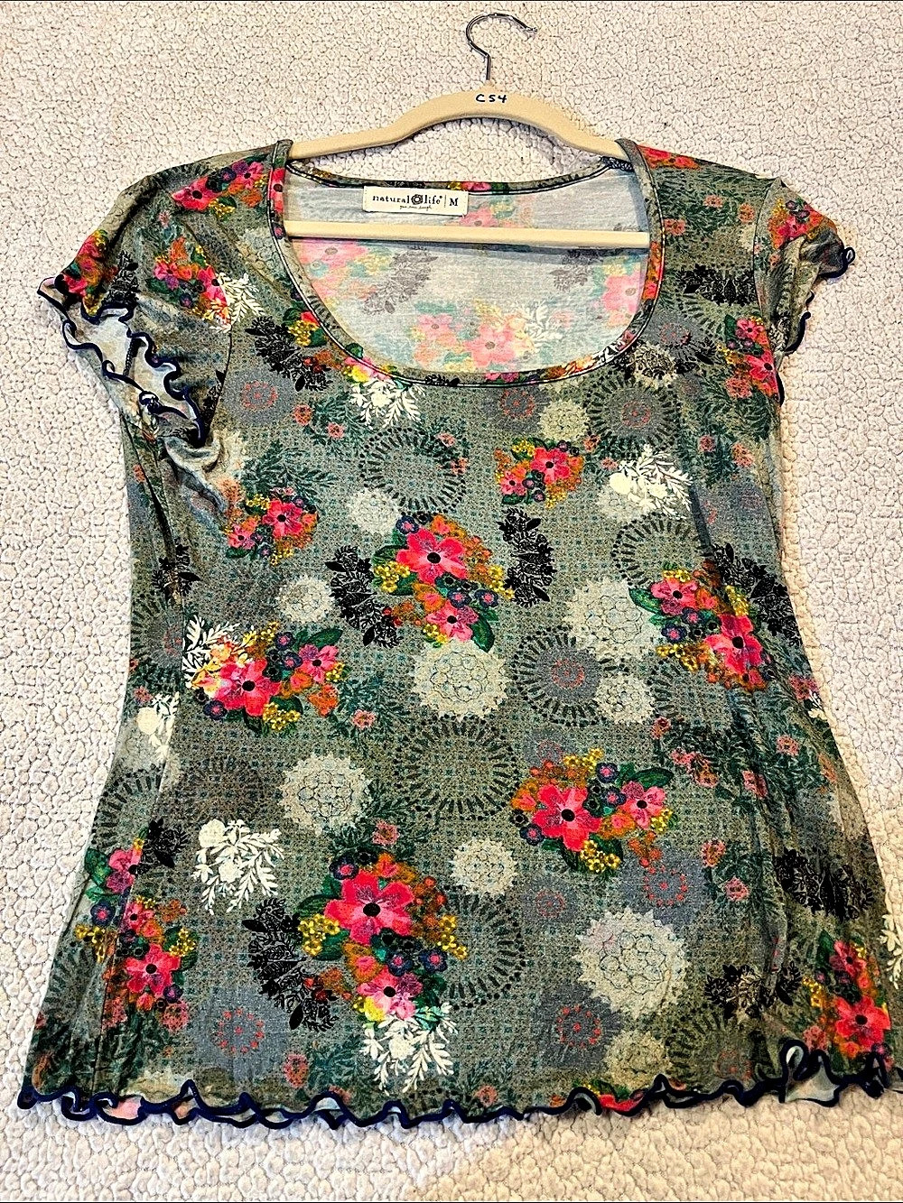 Natural Life Floral Short Sleeve Top in Green Size Medium